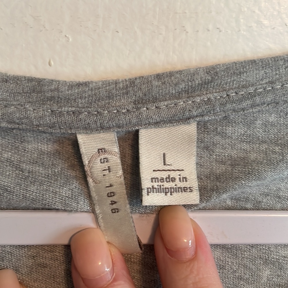 Gray top - Picture 4 of 4
